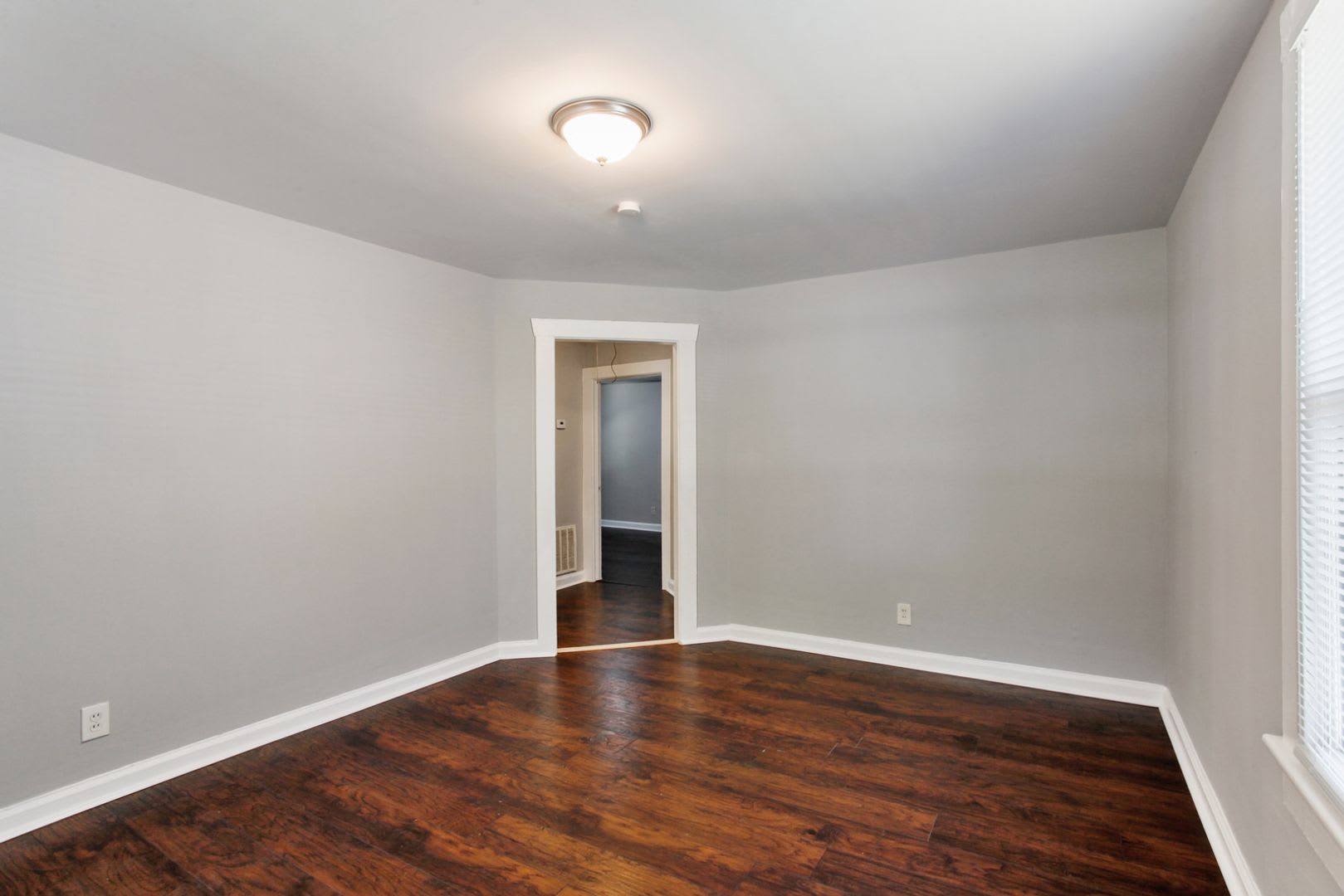 Large 4BR/2BA Home Walking Distance to Daffin Park – photo 4