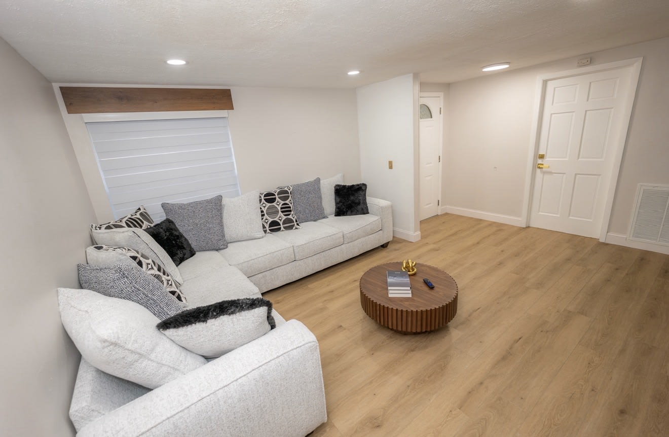 6820 Fountain Avenue – photo 3