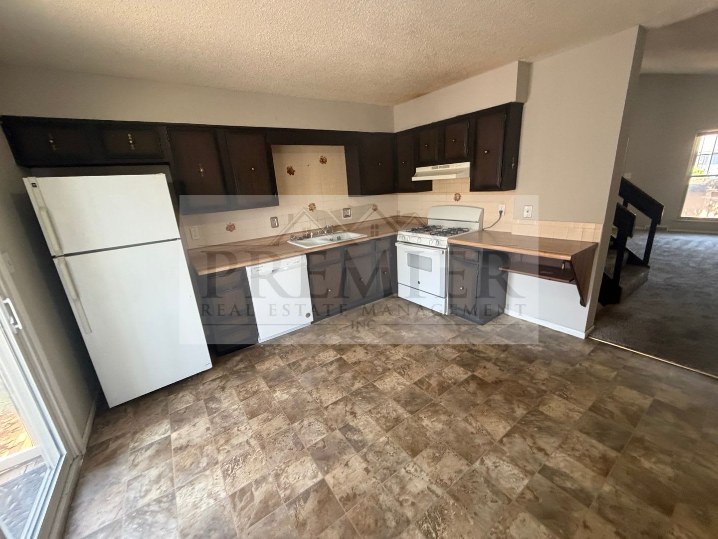 3 Bd 1 5 Ba Townhome 8430 Lane Place Raytown Mo 64138 Culdesac 1450 Finished Basement – photo 5