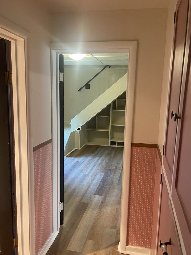 Limited-Time Offer: $25 Application Fee, Apply Today! Updated 8 Bedroom Home for Rent! – photo 3
