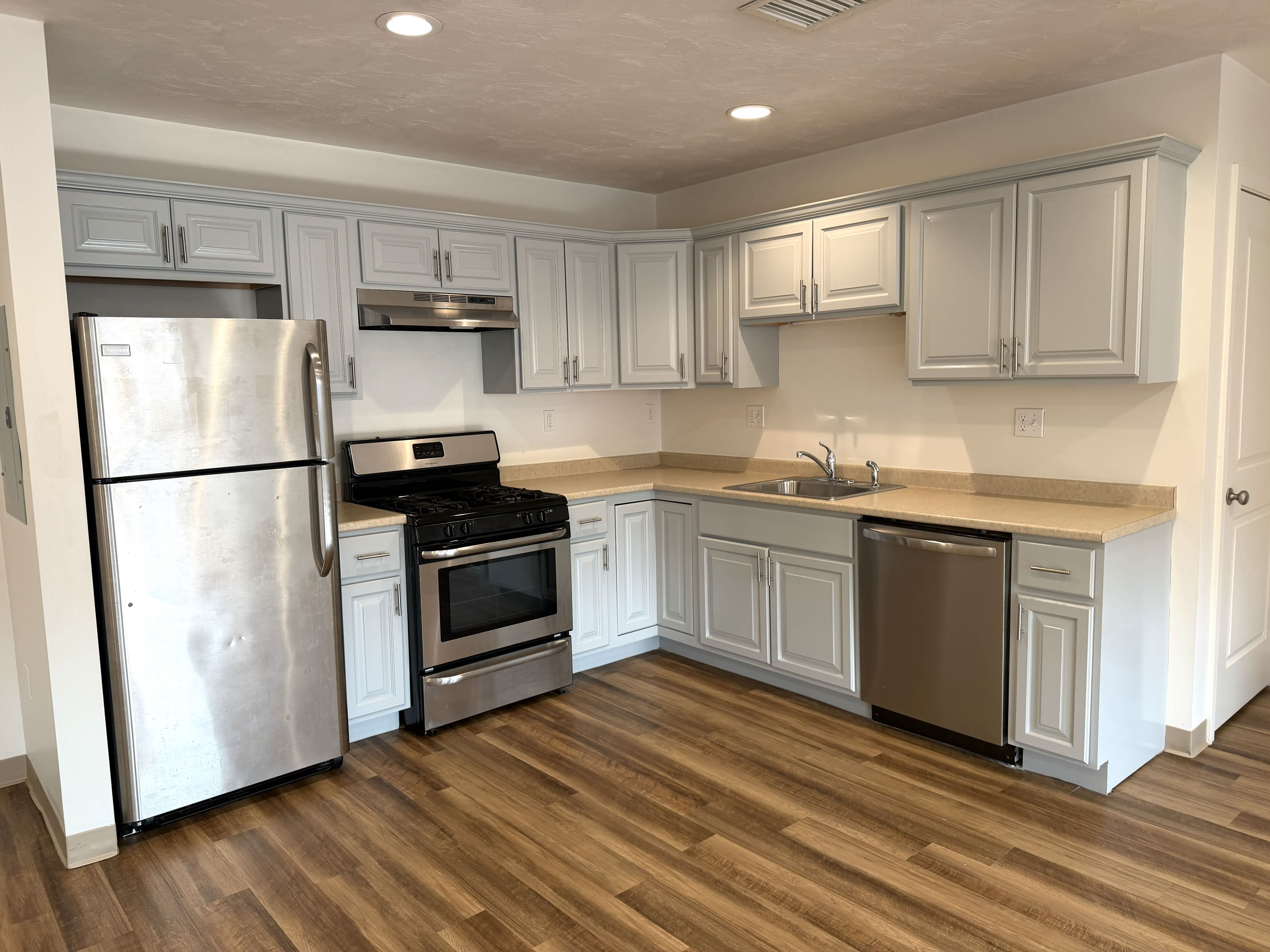 329 East St – photo 2