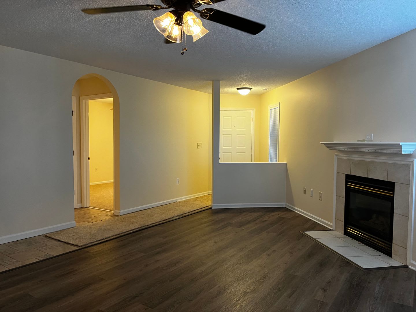 Town home located in Greenville – photo 4