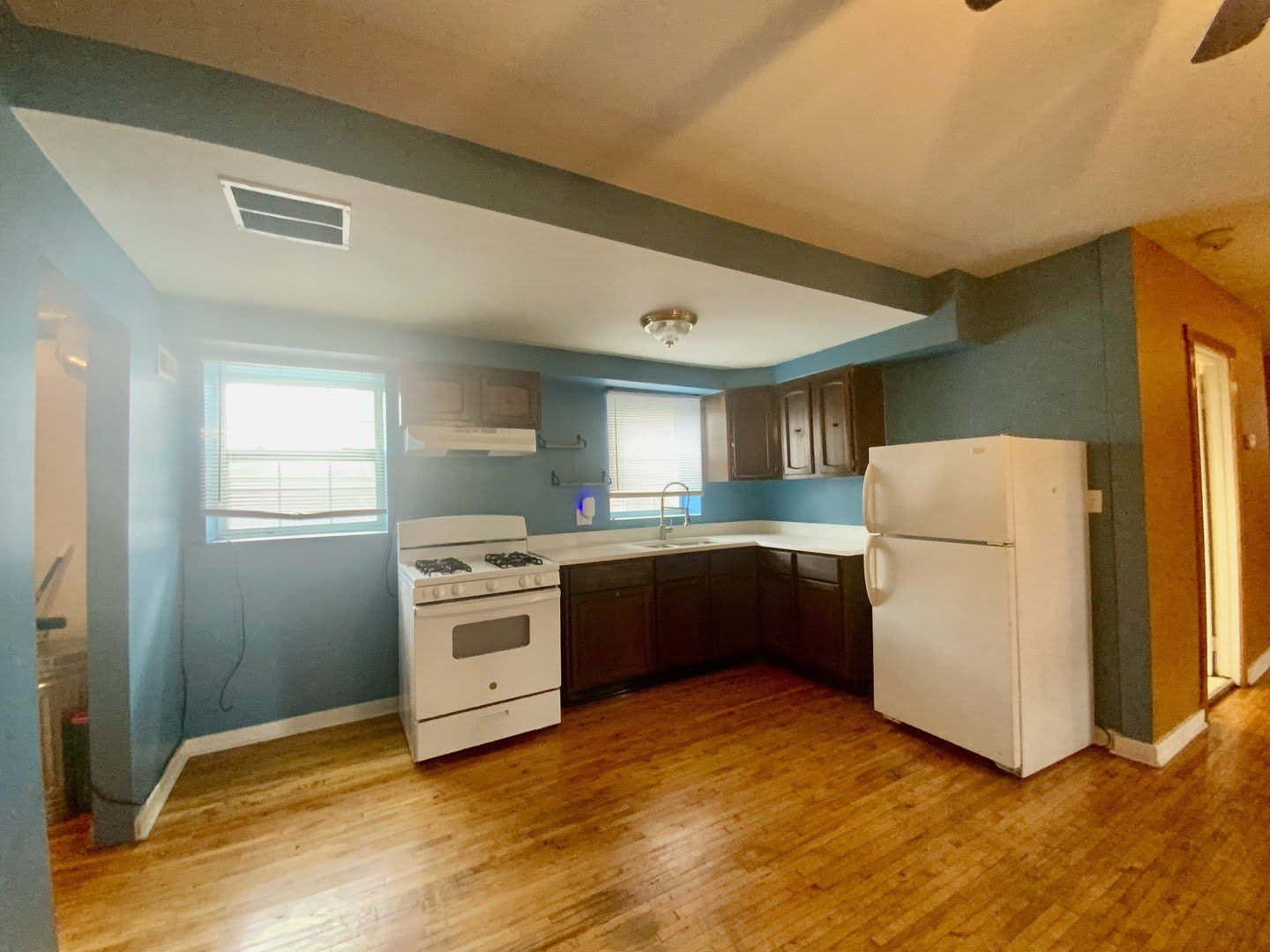 4351 N Western Avenue – photo 3