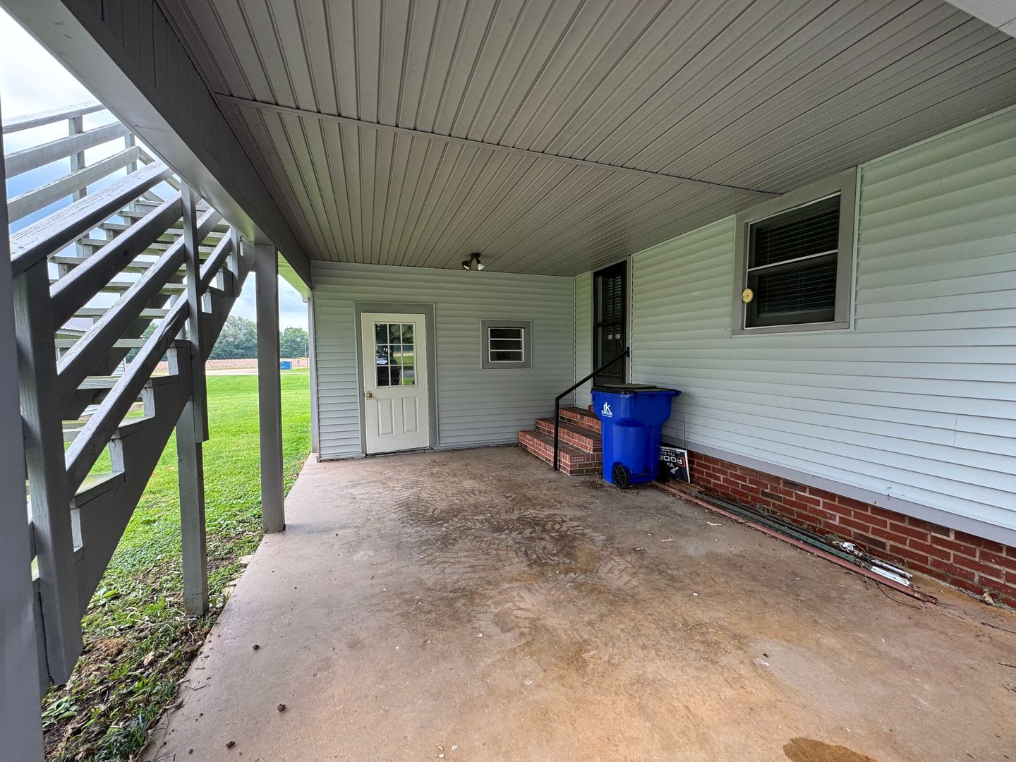 Prime Location! 3 Bed Home on Highway to Martin! – photo 5