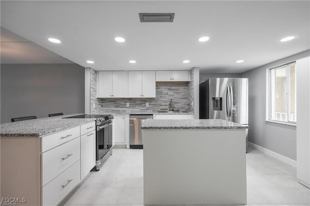 2244 Winkler Avenue – photo 5