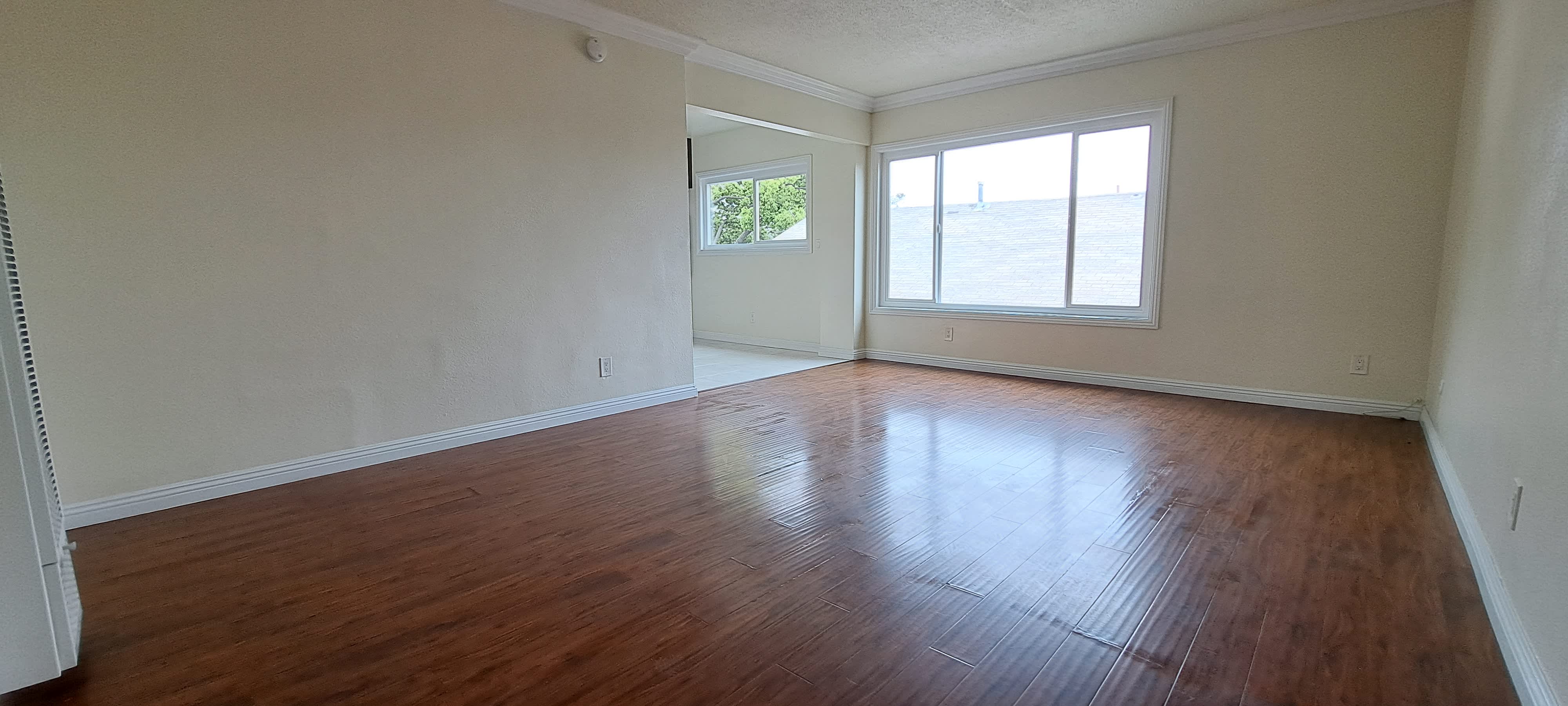 1340 West 85th Street – photo 3