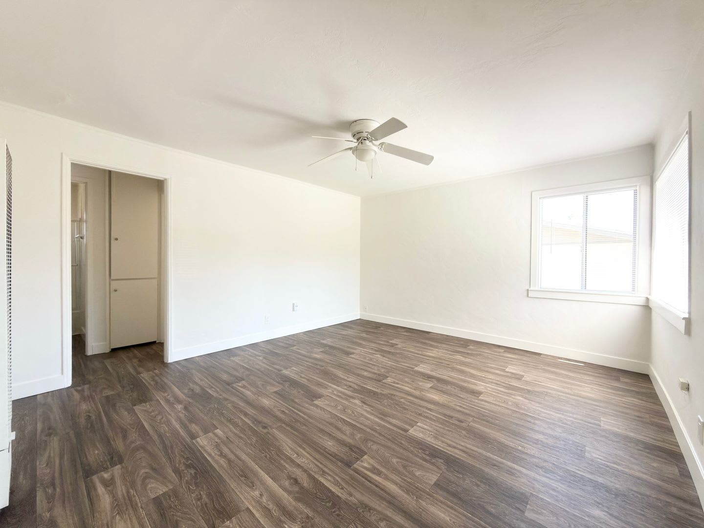 Single Level Cottage Near Downtown! – photo 2