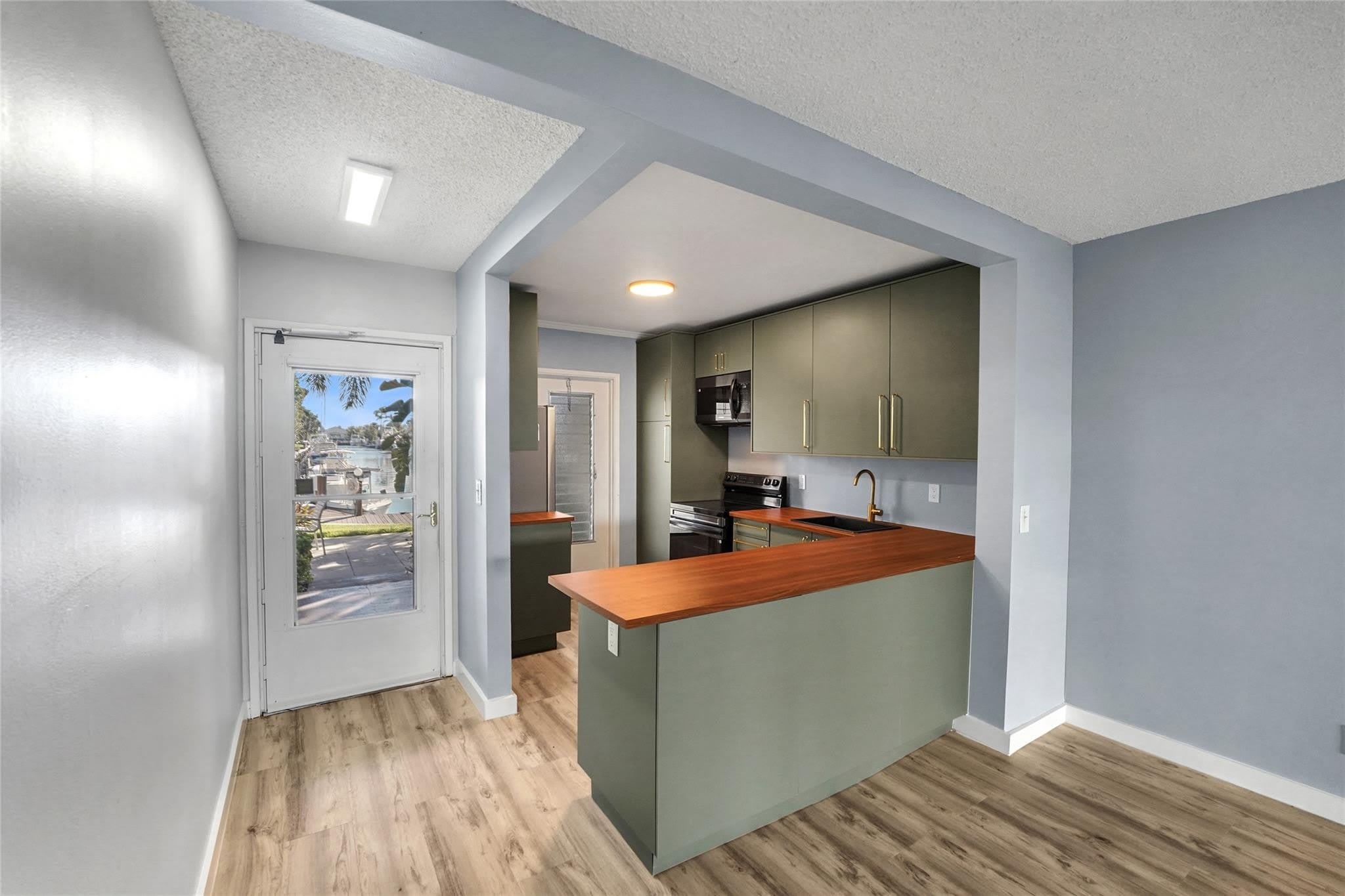 2800 NE 14th St Causeway – photo 4