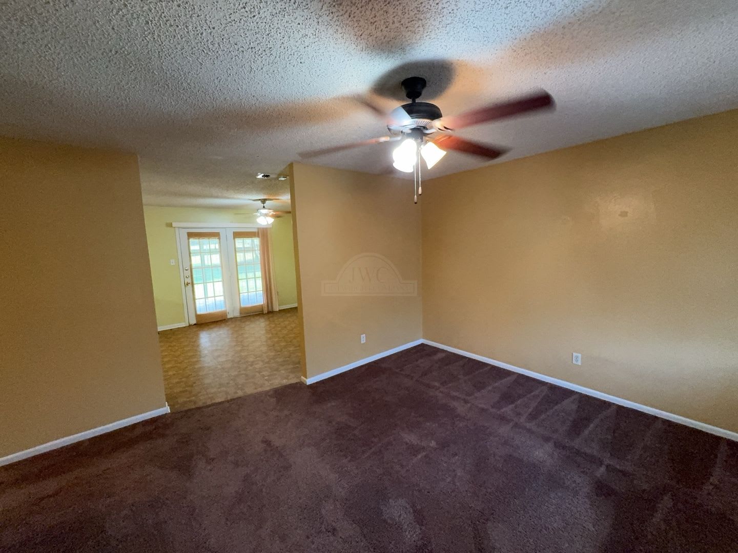 820 Michelle Dr – photo 2