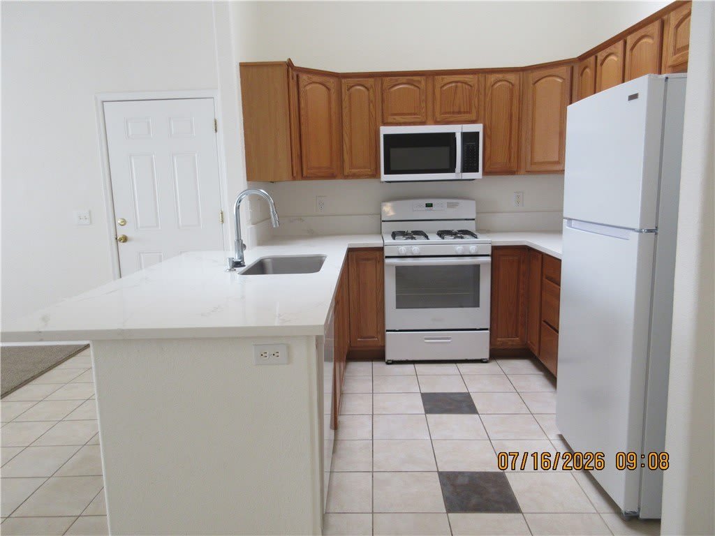 969 Beverly A – photo 3