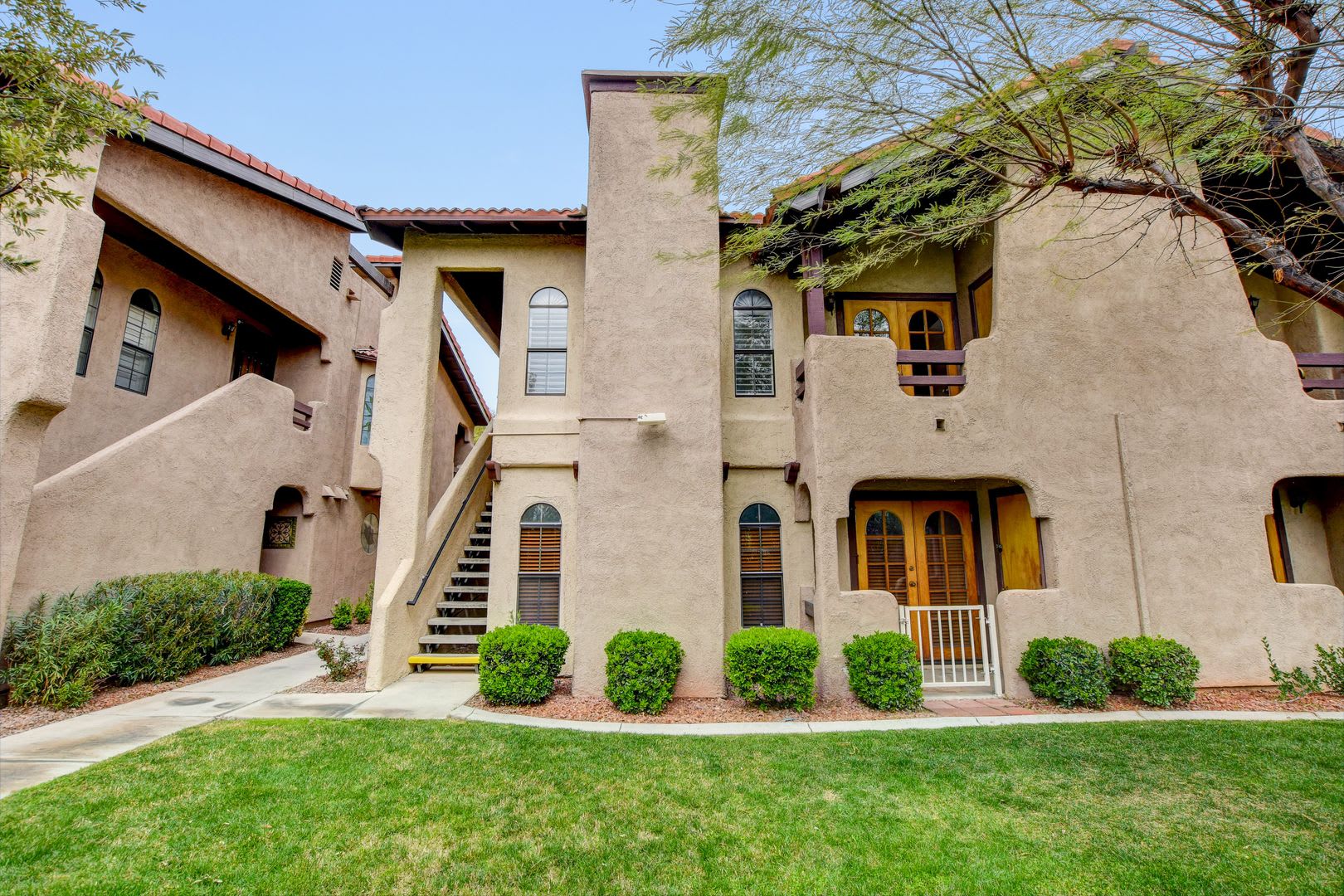 2BD 2BTH Condo w/ Fireplace & Community Pool. – photo 3