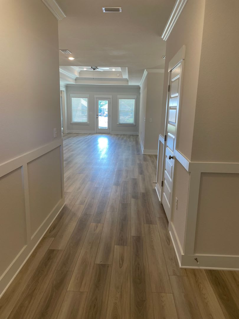 3 Bedroom/2 Bathroom with Office Minutes from Local Beach! – photo 2