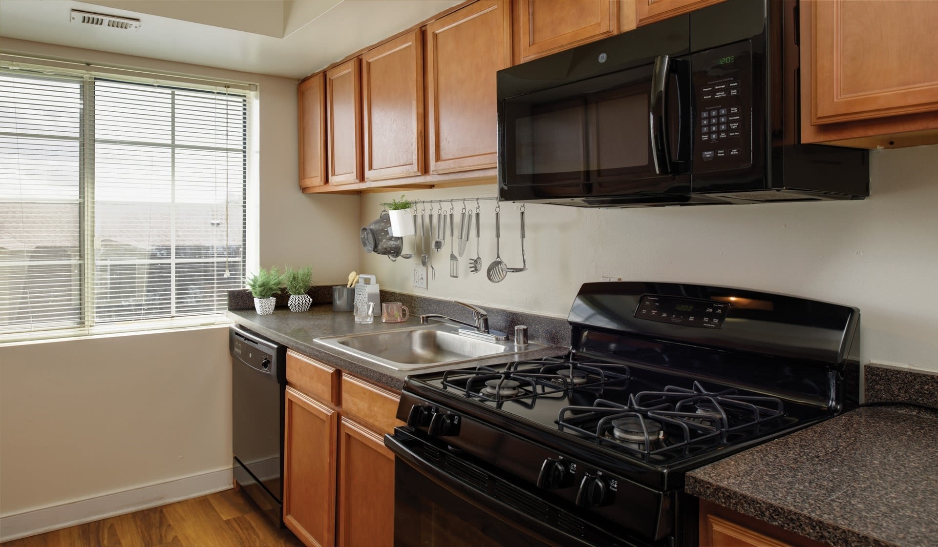 Foxchase Apartments – photo 3