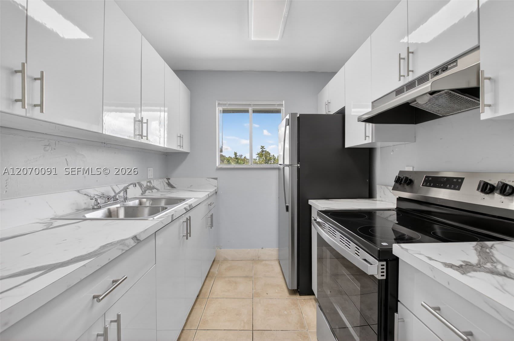2201 Catherine Dr – photo 3