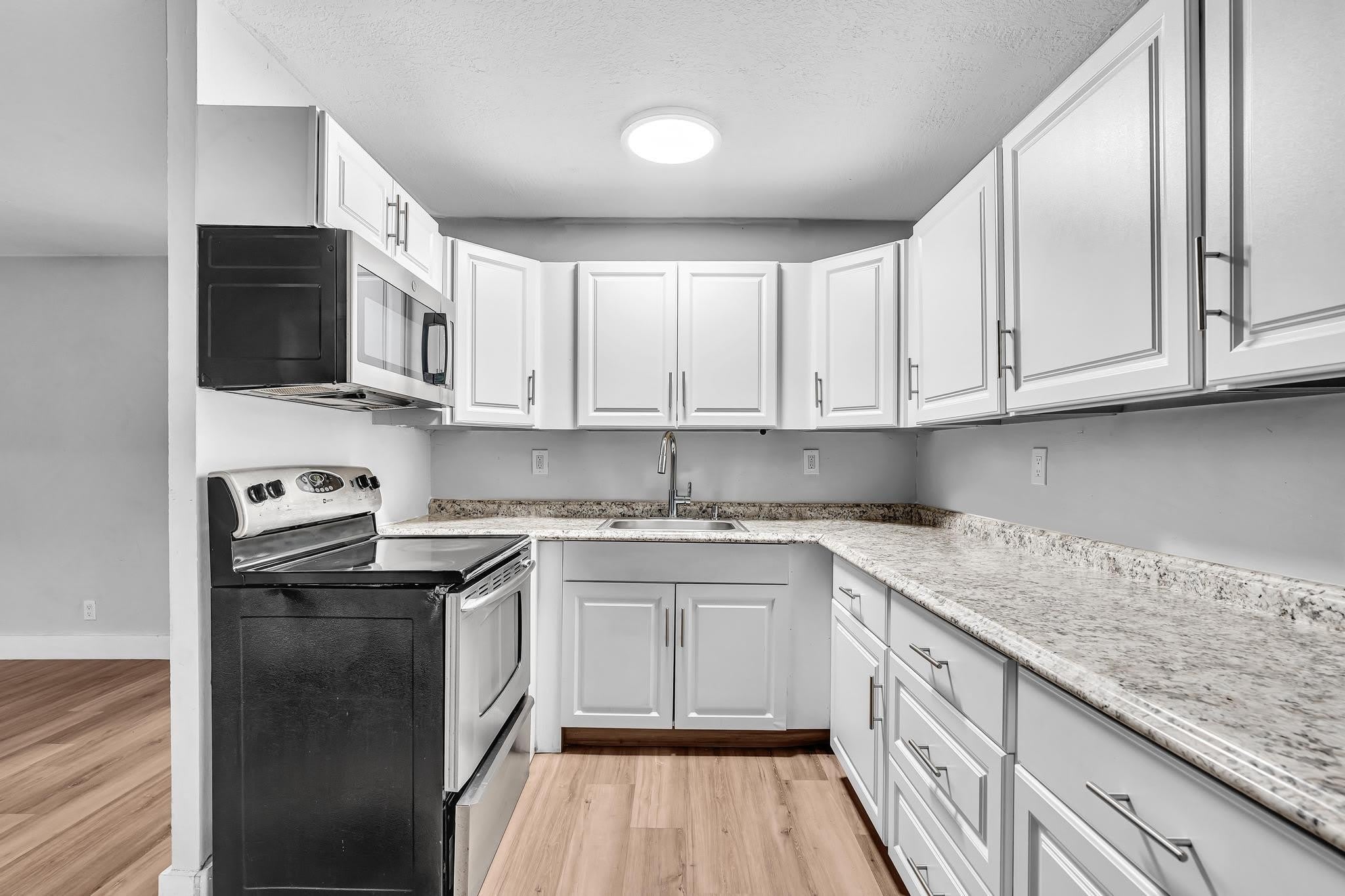 232 SE 9th Avenue – photo 4