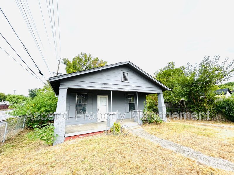 2001 Portland St – photo 1