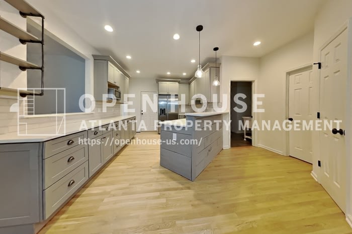 1025 Russell Point – photo 5