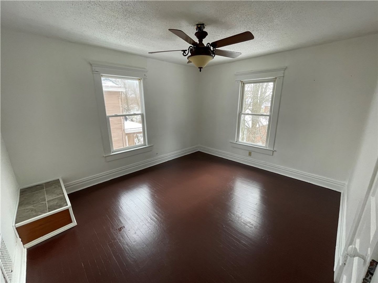 2 Bdrm 2nd Floor Apartment – photo 5