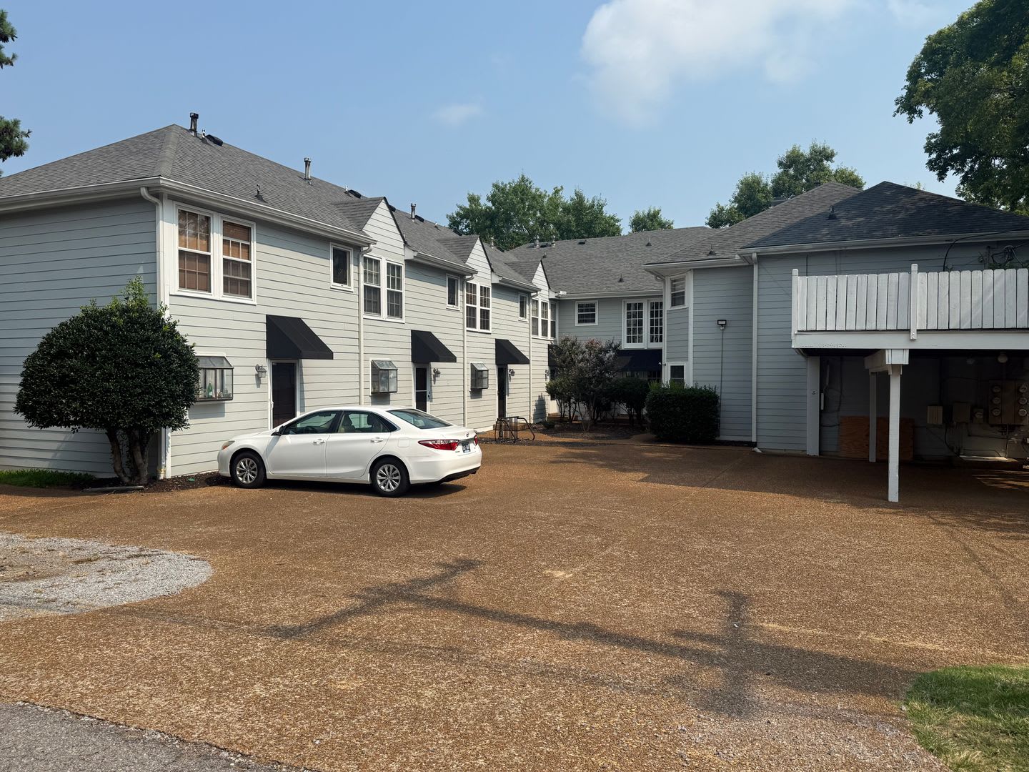Beautiful Condo in Hillsboro Villlage – photo 2