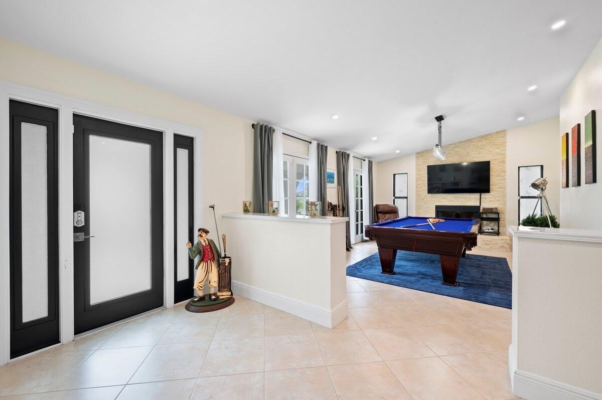 1992 SW Brisbane Street – photo 3