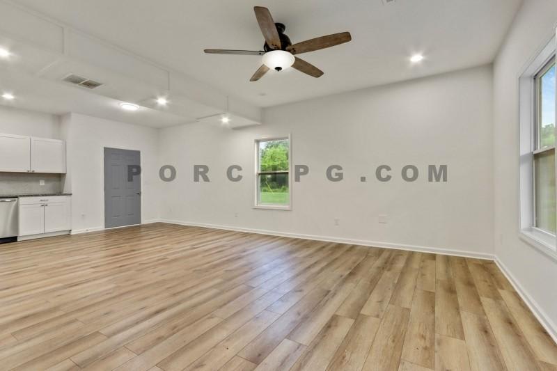 105 West Callahan St. – photo 4
