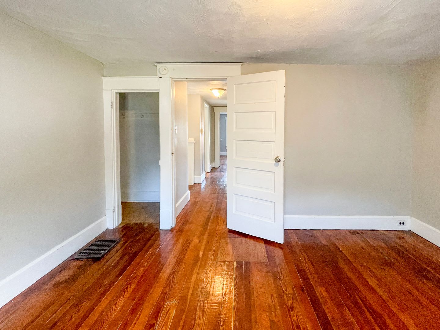 Close to Campus: In-Unit Washer and Dryer – photo 4