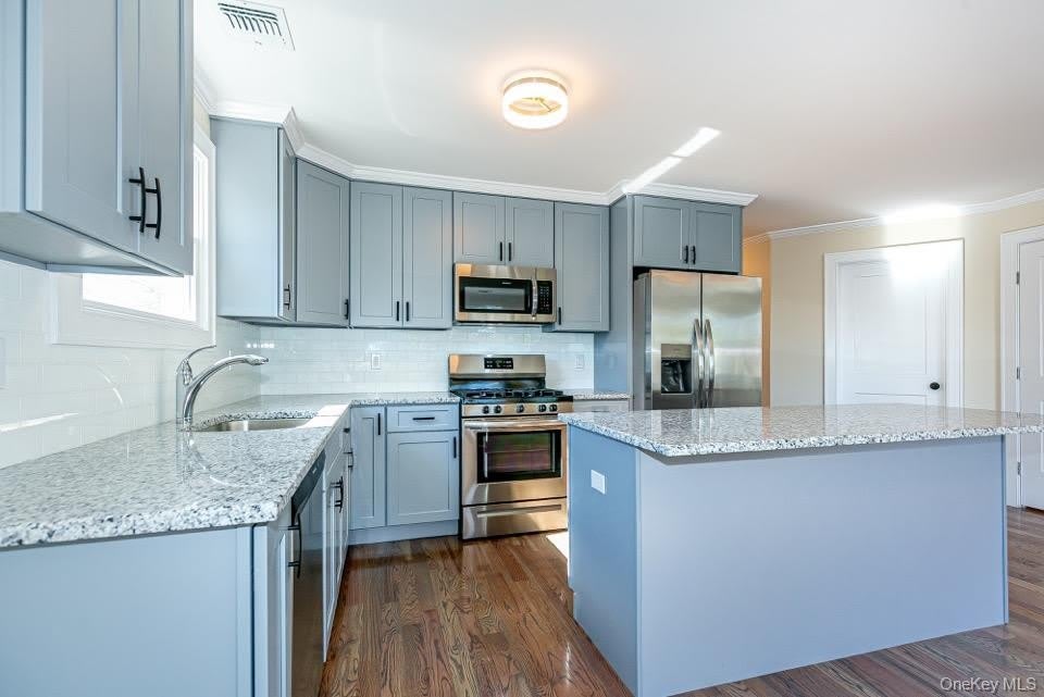 201 Nassau Boulevard – photo 4