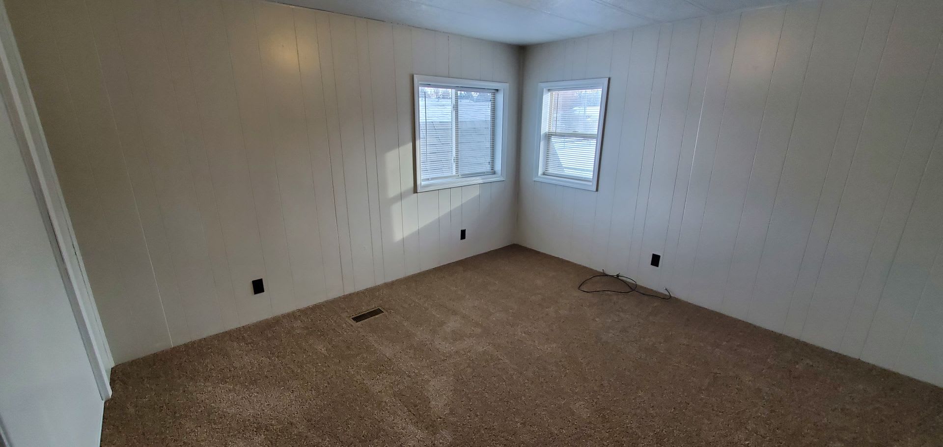 Newly Renovated Home Now Available to Lease! – photo 1