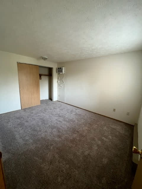 8819 N Colton St – photo 5