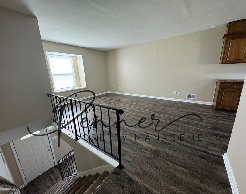 604 NE Magellan Ave – photo 3