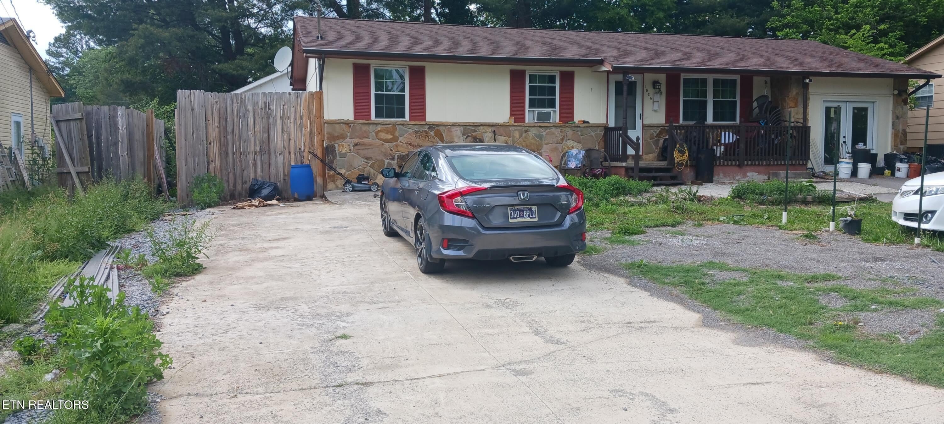 1029 Morrow Rd – photo 2