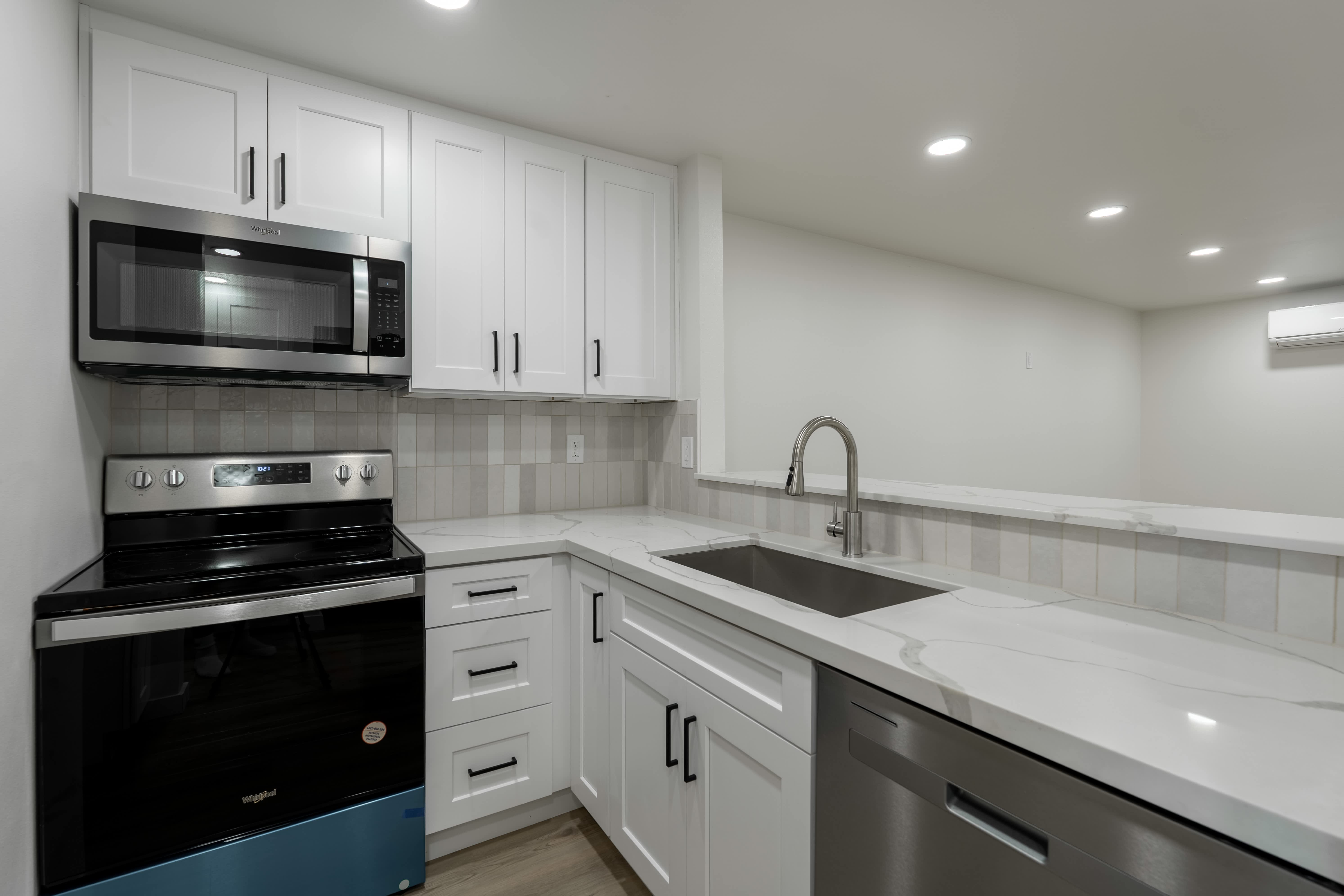 952 28th St Ne – photo 5