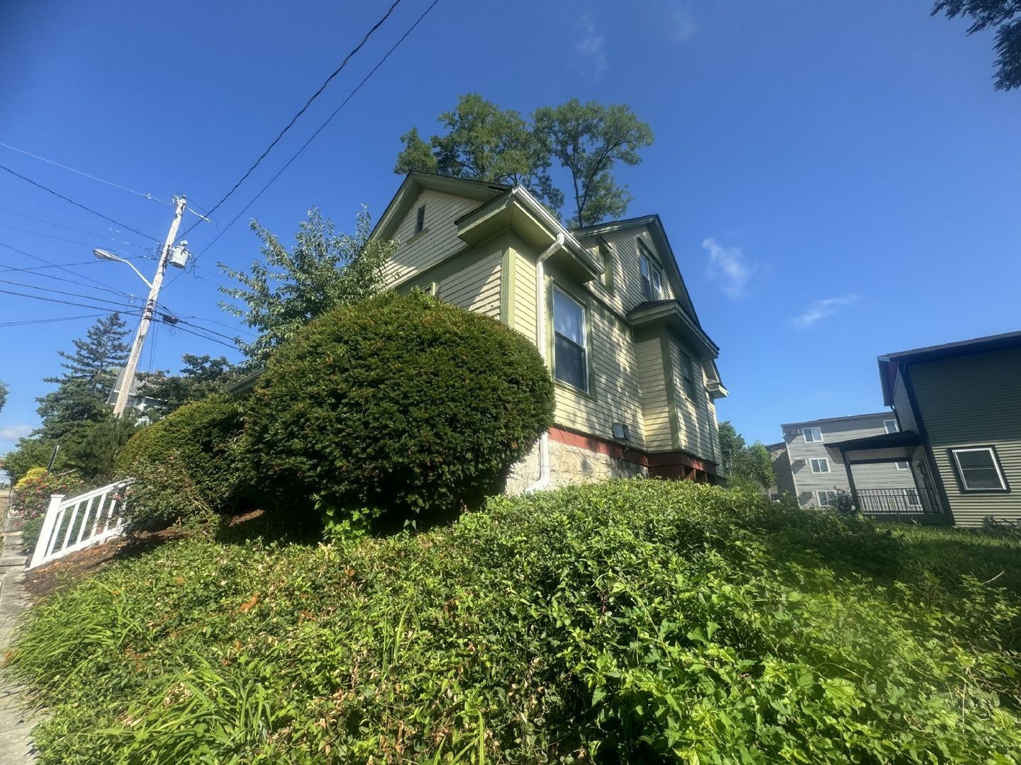 215 E. 9th St. – photo 3