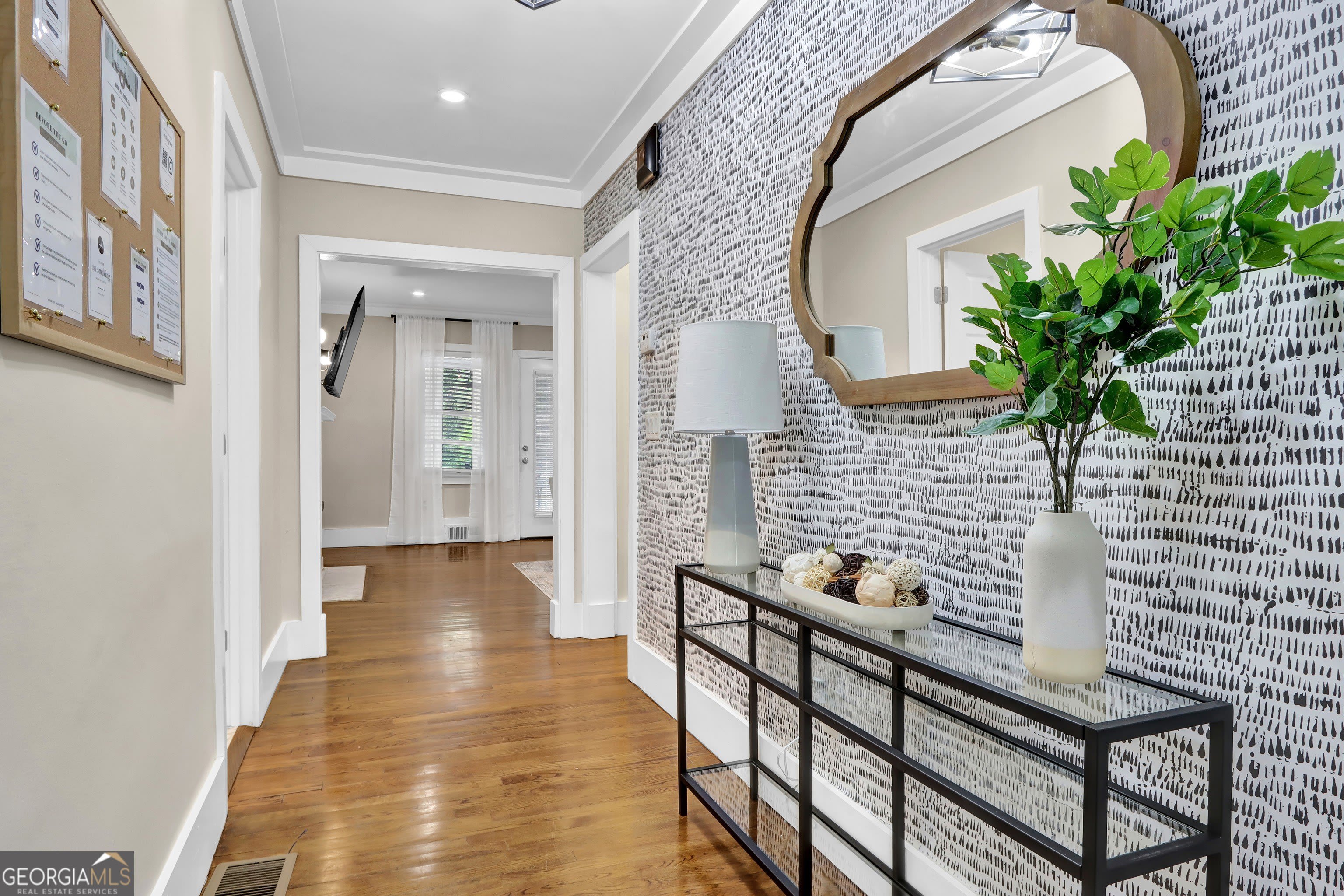 3352 Mathieson Drive NE – photo 2