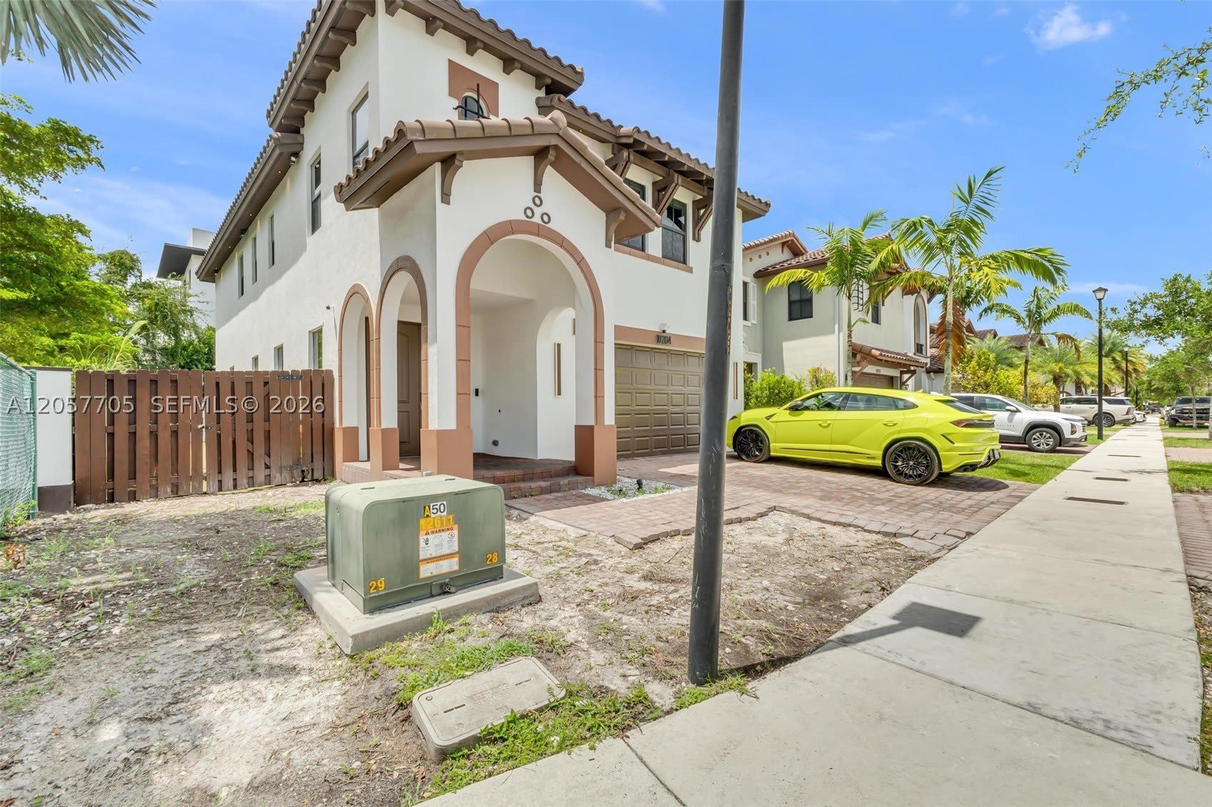 10204 NW 86th St – photo 3