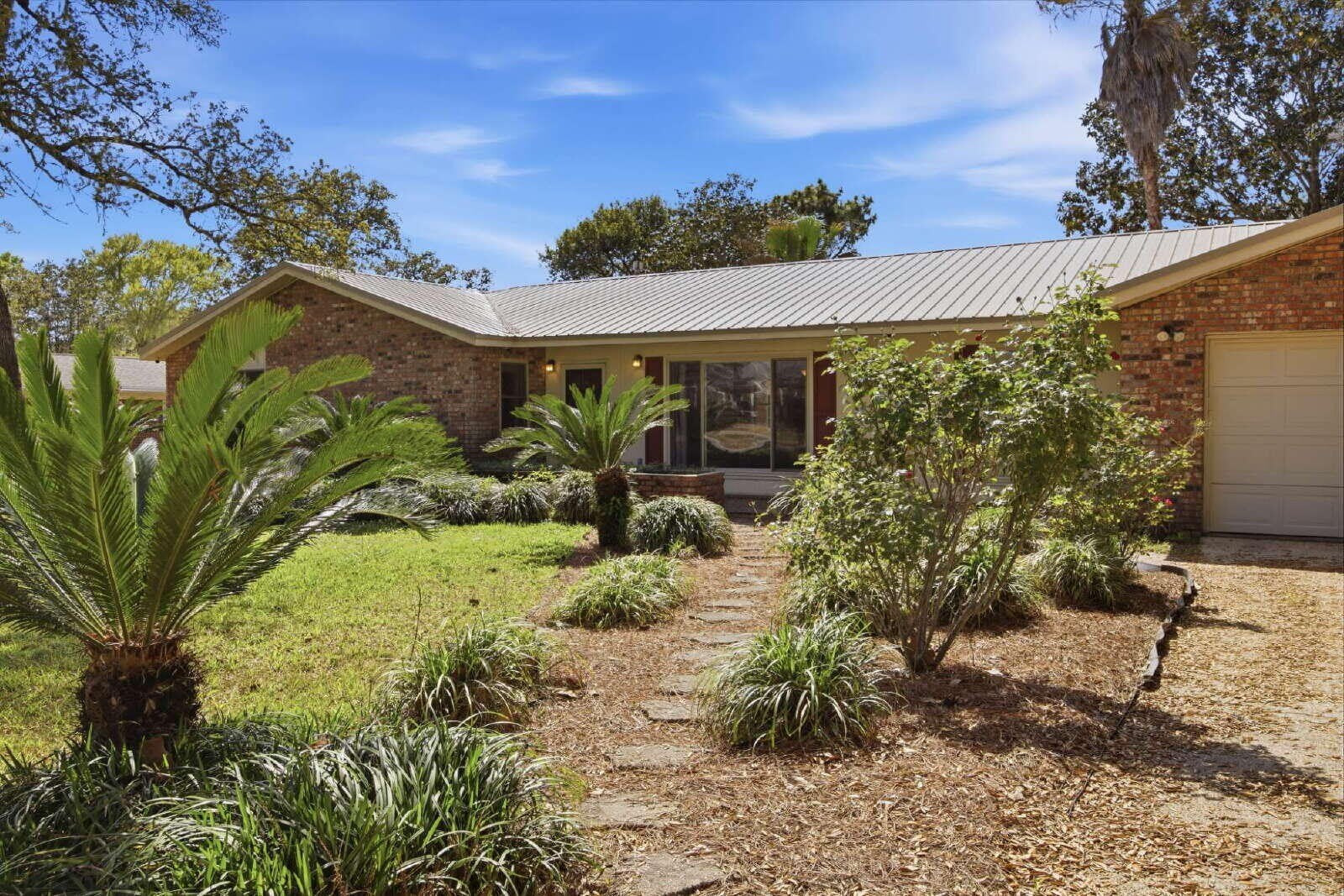 157 Country Club Road – photo 3