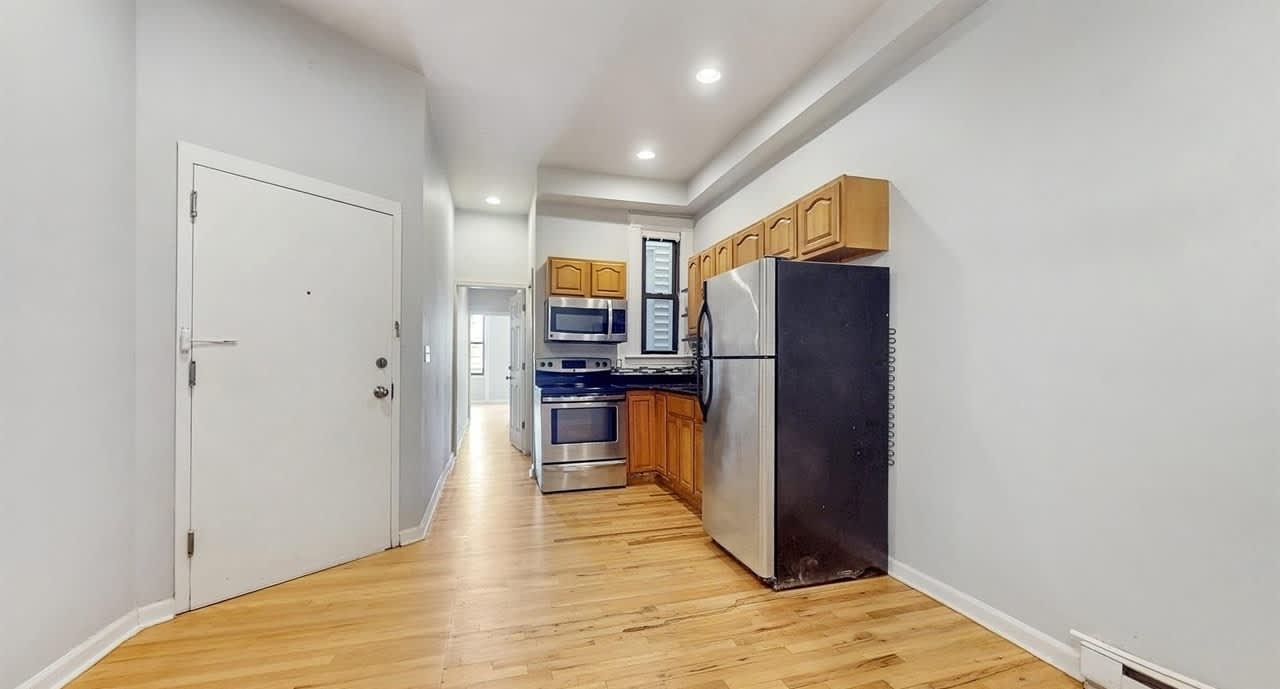 244 Webster Ave – photo 4