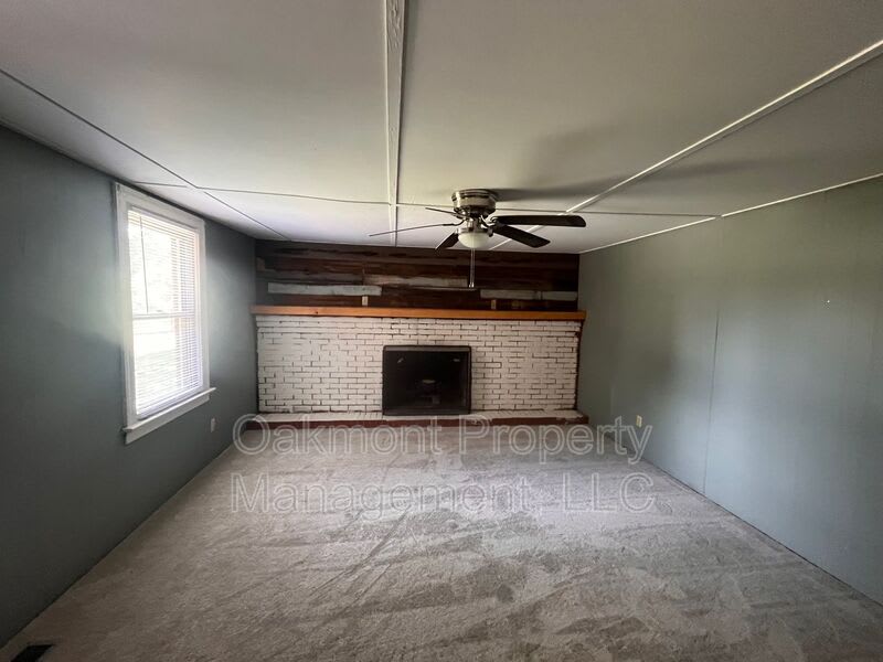 735 NC HWY24 – photo 4