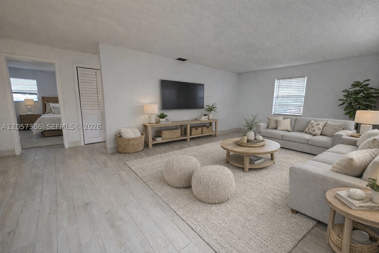 4621 SW 33rd Ave – photo 1