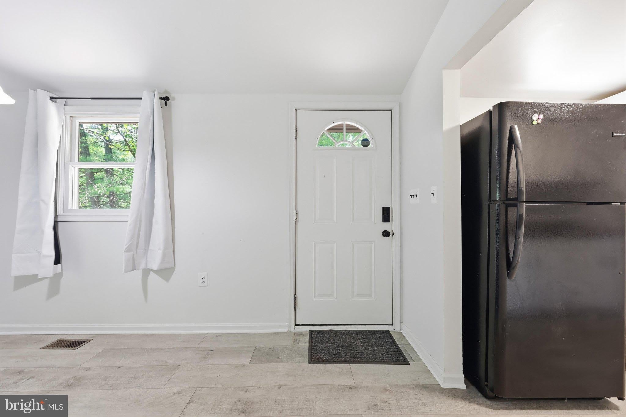 371 OAK HILL Road – photo 2