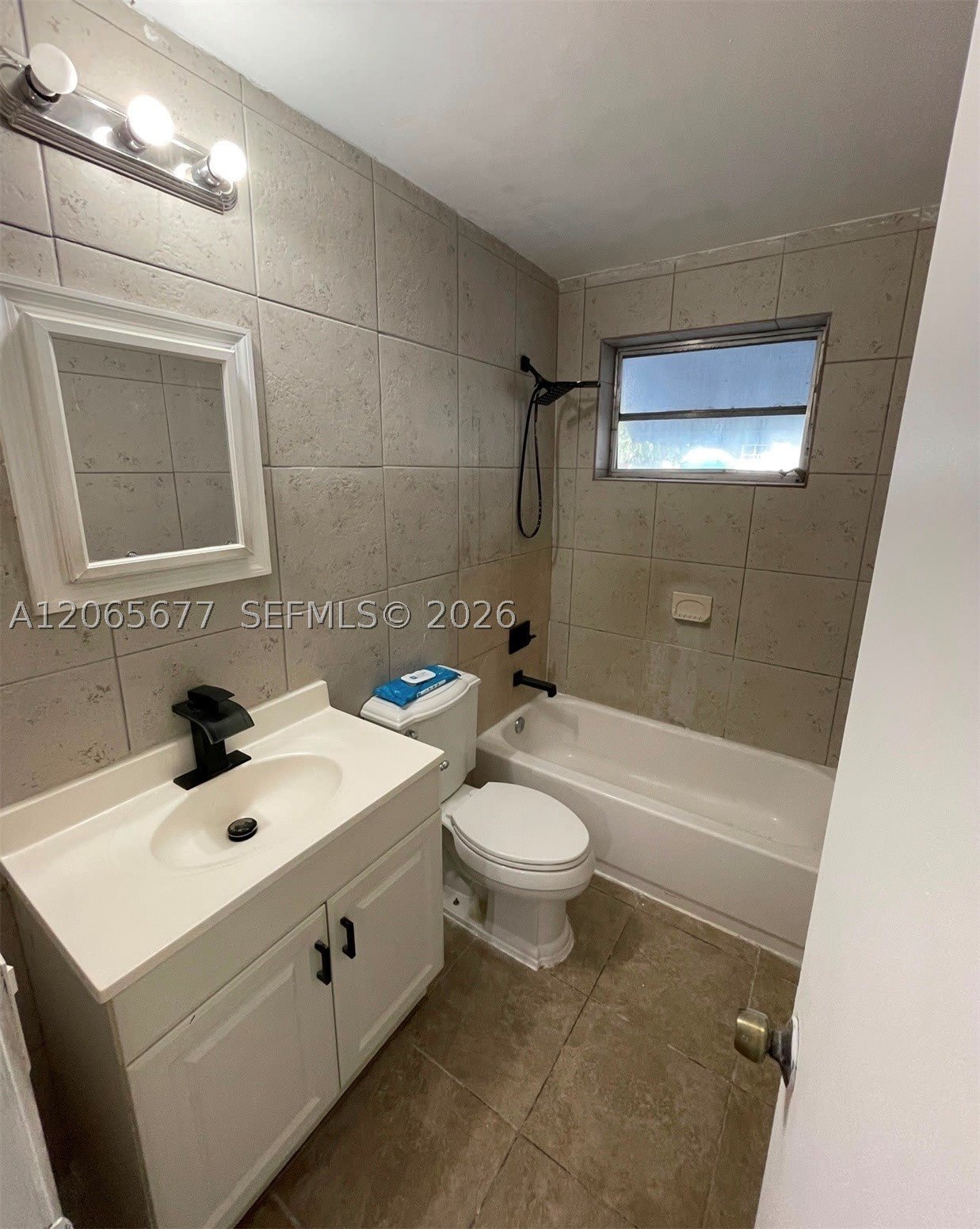 120 Ne 185Th Ter – photo 3