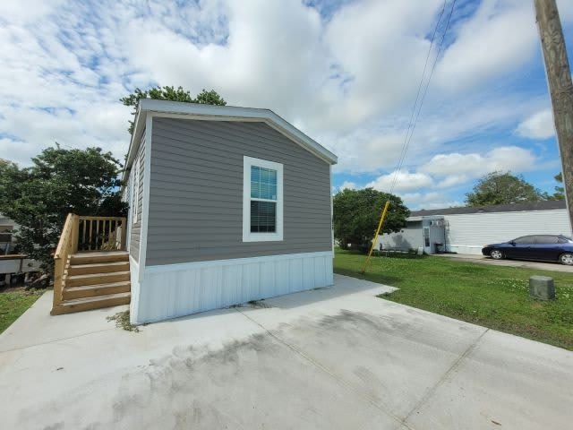 1830 Daffodil Ave – photo 4