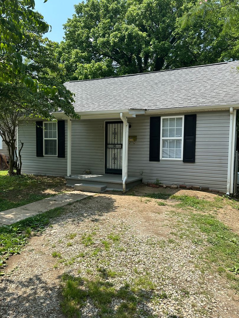 Charming 2 bedroom, 1 bathroom home located in the heart of East Knoxville – photo 2