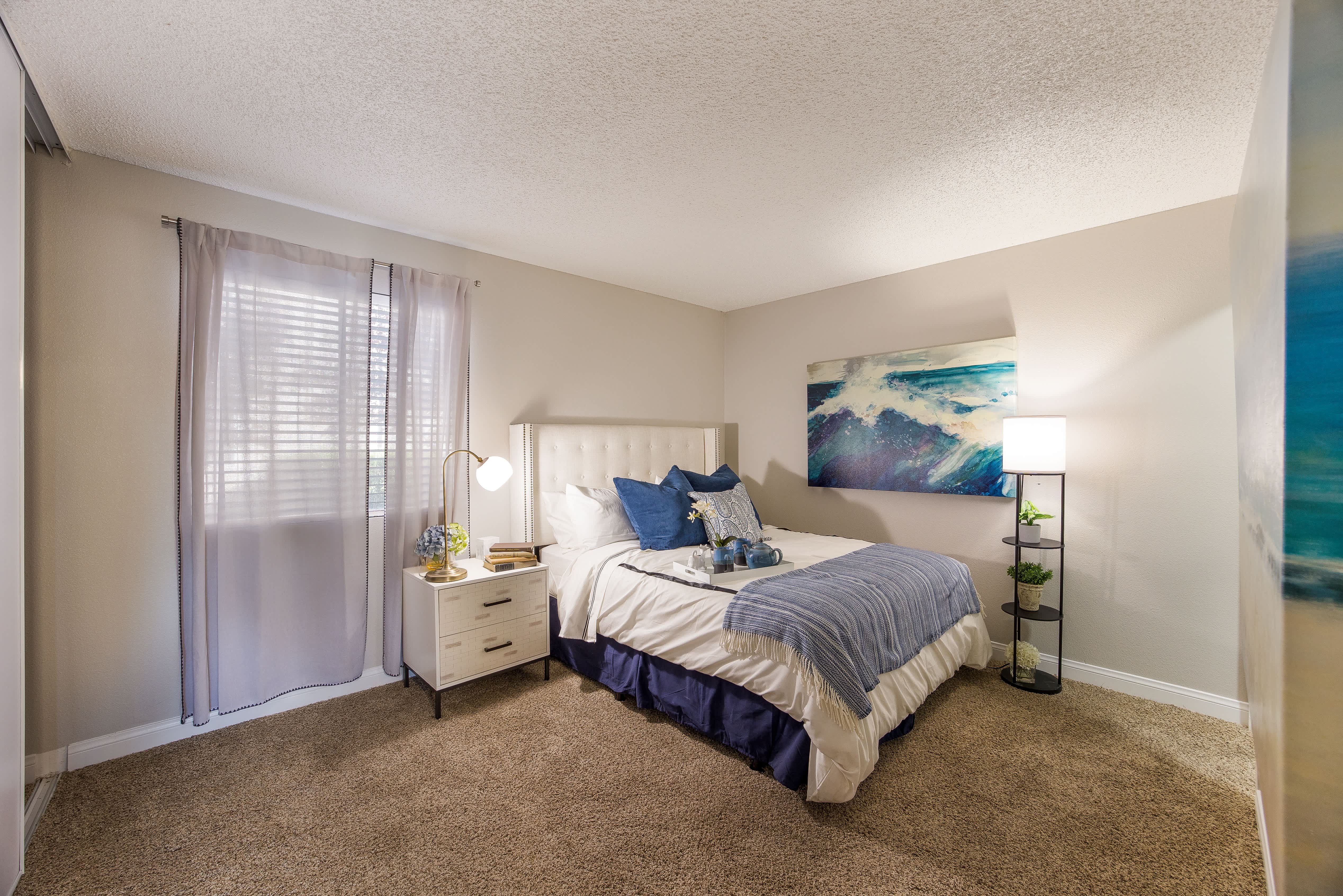 2900 Lux Apartment Homes – photo 5