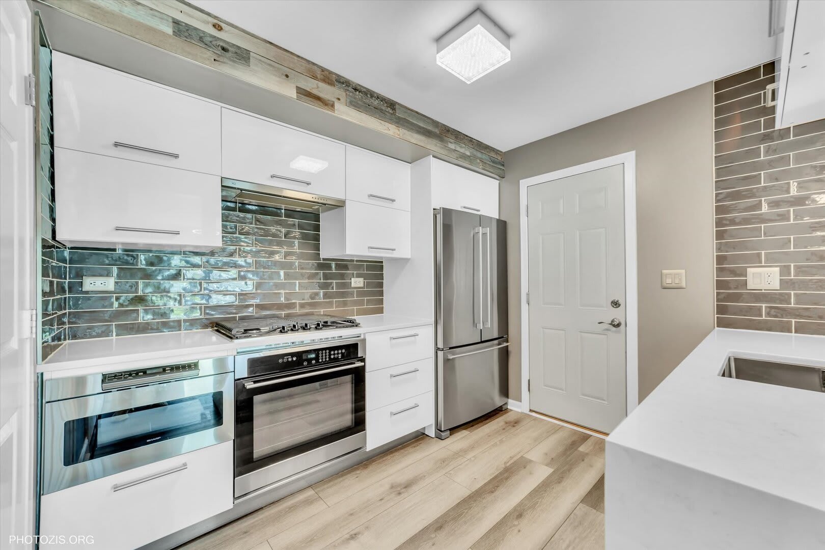 436 Yorktown Court – photo 5