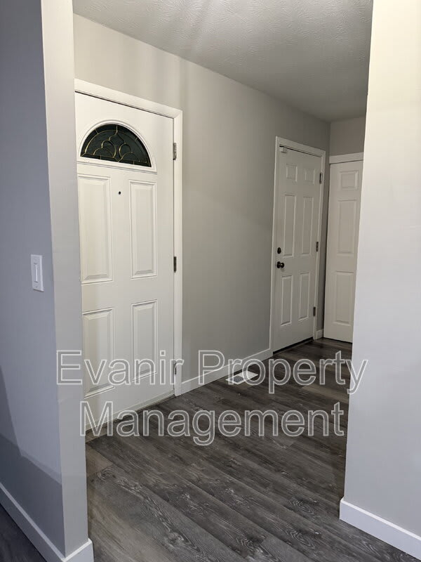 11884 Hamden Drive – photo 2