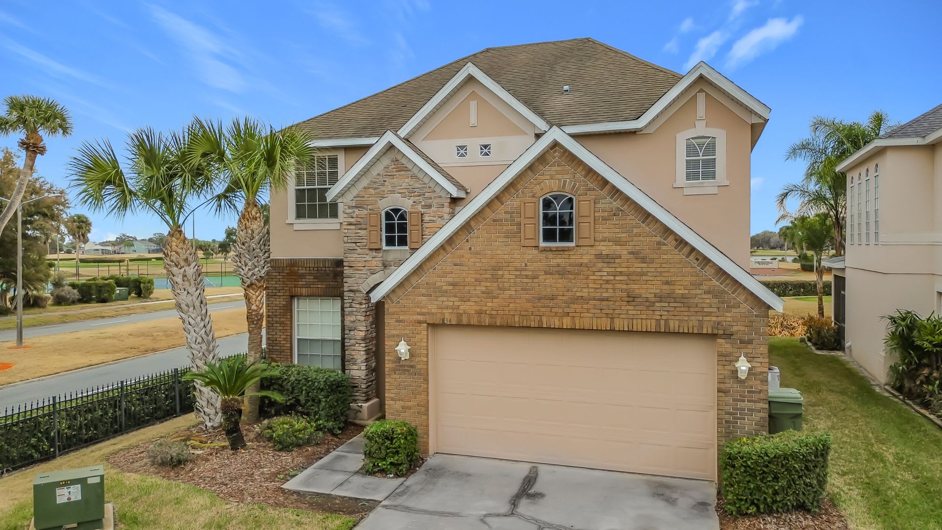 3 2 5 Townhome – photo 1