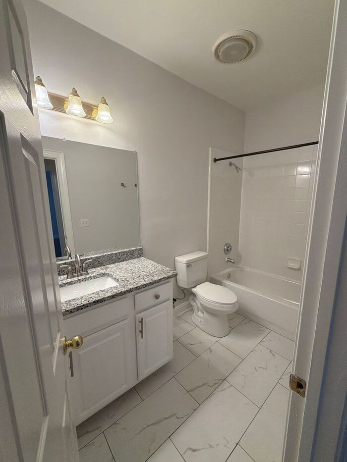 5609 Fairview Road – photo 5