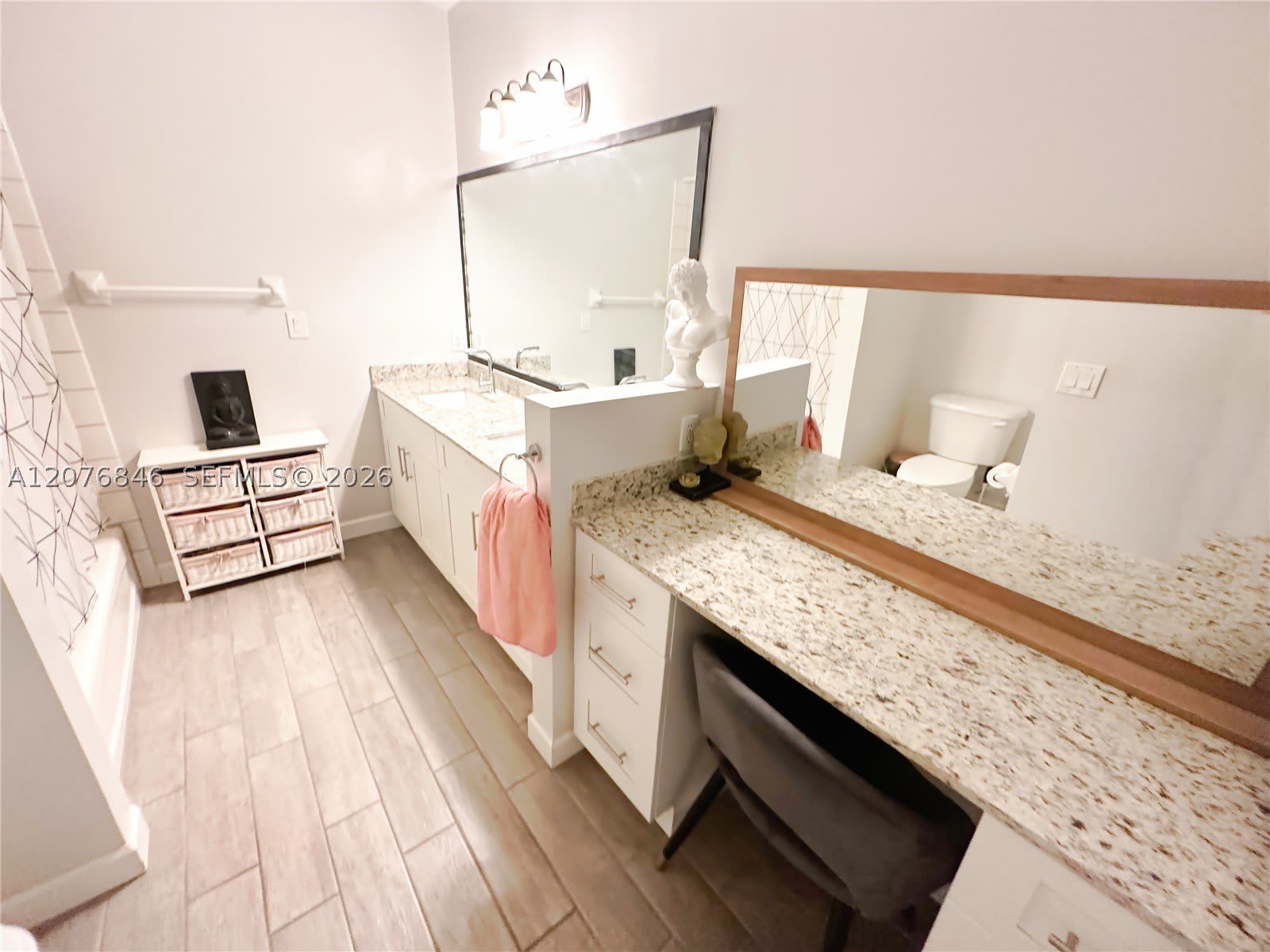 2105 NE 38th Rd – photo 5