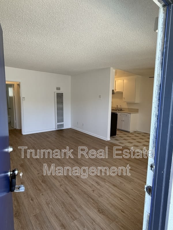 110 N Cedar St – photo 1